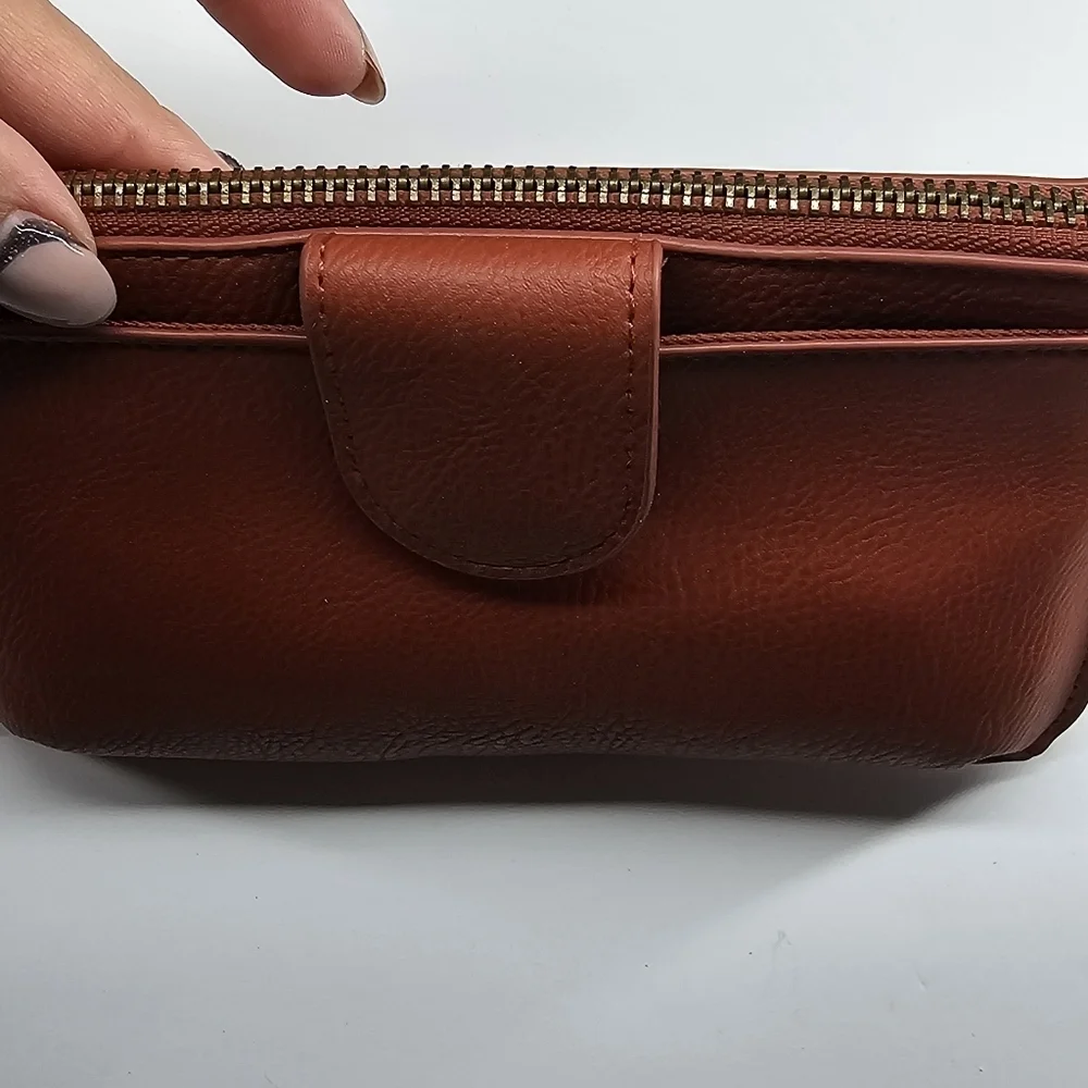 UNIVERSAL THREADS WRISLET FAUX LEATHER